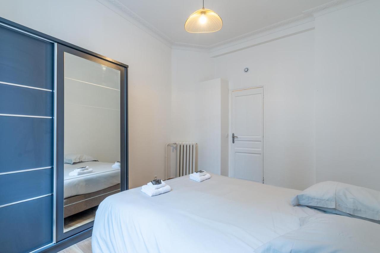 Appartement Metro Alexandre Dumas Paris Luaran gambar
