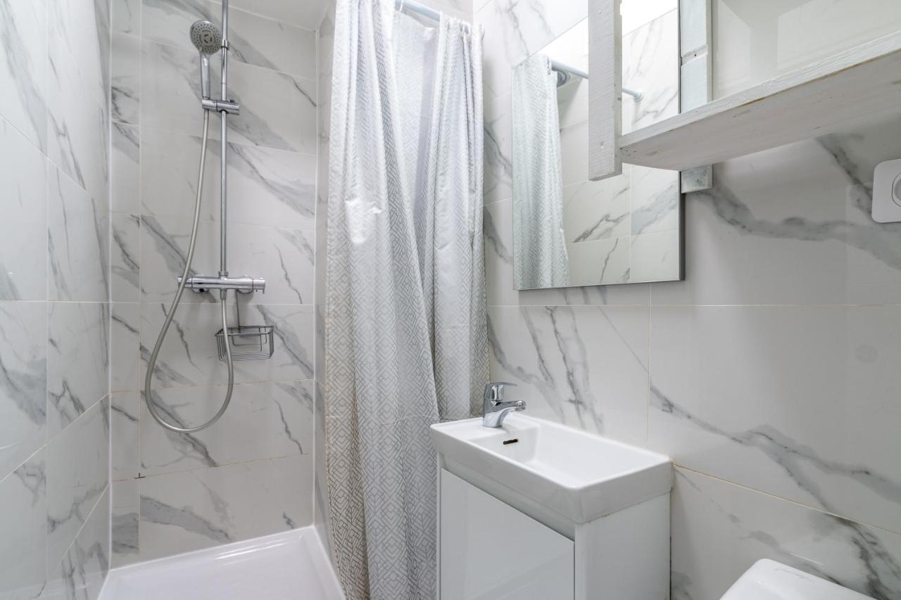 Appartement Metro Alexandre Dumas Paris Luaran gambar